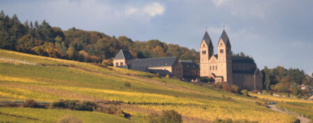 KIRCHE IN NOT gibt neuen „Glaubens-Kompass“ über die heilige Hildegard von Bingen heraus