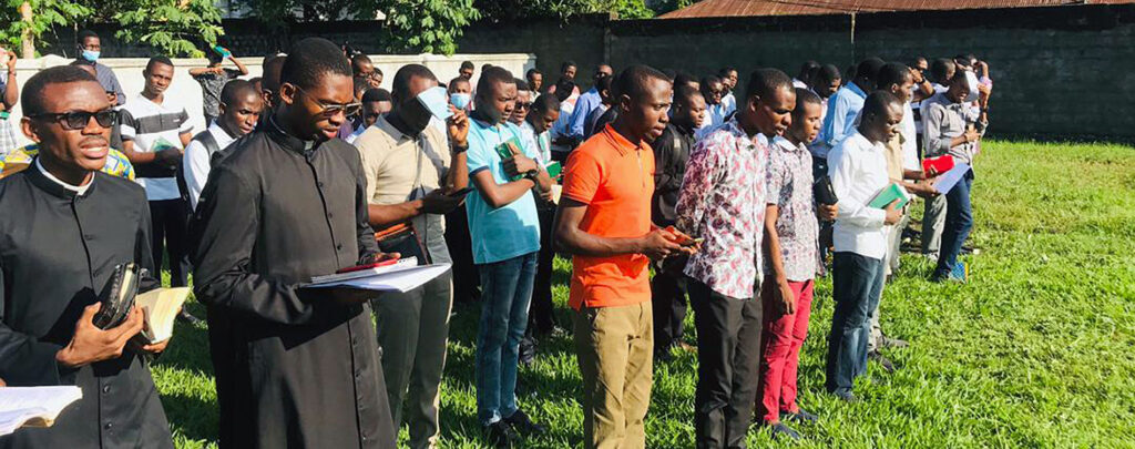 Demokratische Republik Kongo: Ausbildungshilfe für 221 Seminaristen